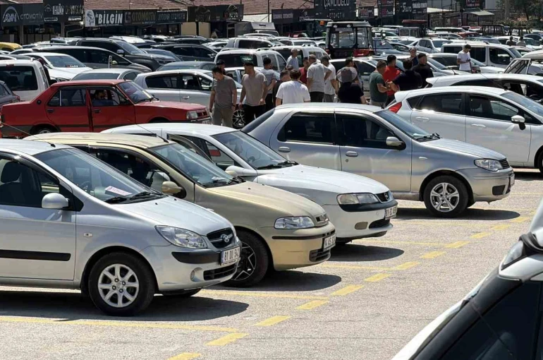 Bolu Oto Pazarı’nda araç çok, satış yok