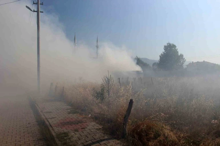 Bolu’da hurda deposunda yangın: Dumanlar gökyüzünü kapladı