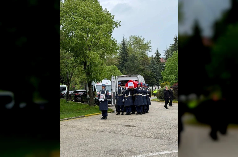 Bolu’da kalp krizine yenik düşen genç komutan memleketine uğurlandı