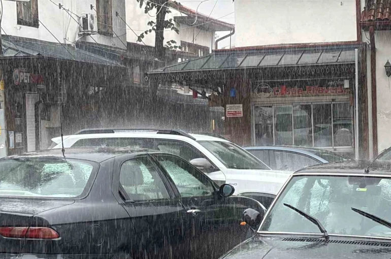 Bolu’da sağanak hayatı olumsuz etkiliyor