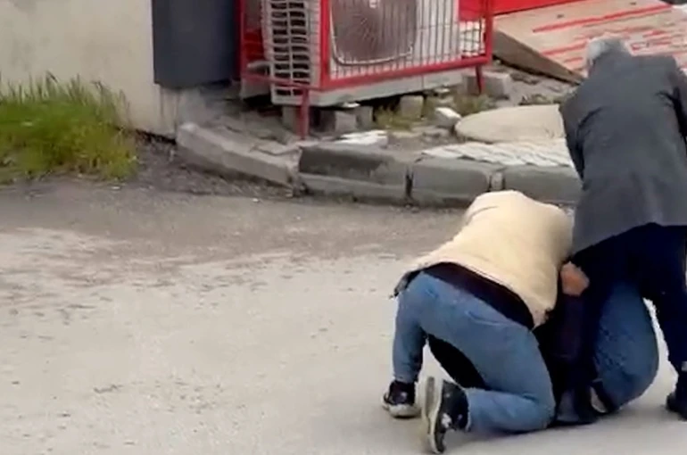 Bolu’da sokak ortasında kavga