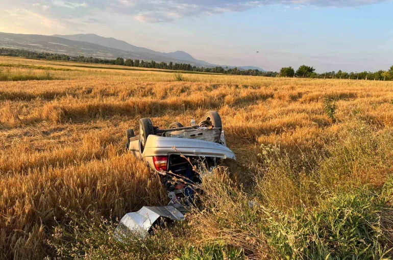 Bolu’da tarlaya uçan otomobil hurdaya döndü: Sürücü kayıplara karıştı
