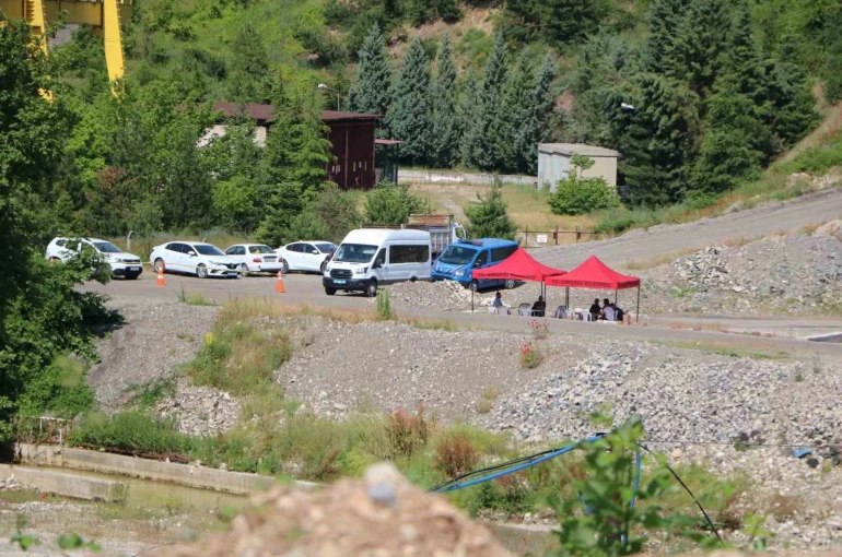 Bolu’daki maden göçüğünde hayatını kaybeden işçiyi çıkarma çalışmaları 26. saatinde sürüyor