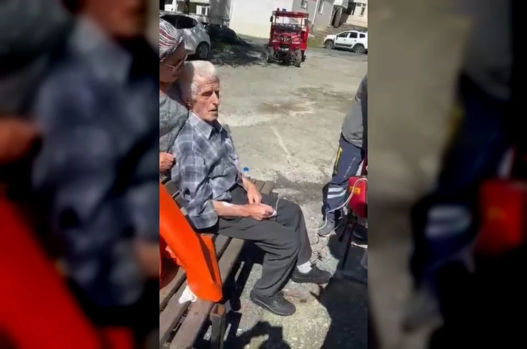 Borçka’da sel nedeniyle yolu kapanan köydeki hasta helikopterle hastaneye sevk edildi