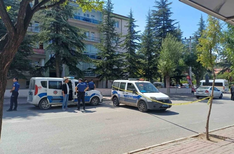 Boşanma aşamasındaki eşi ve ailesine kurşun yağdırdı: 4 yaralı