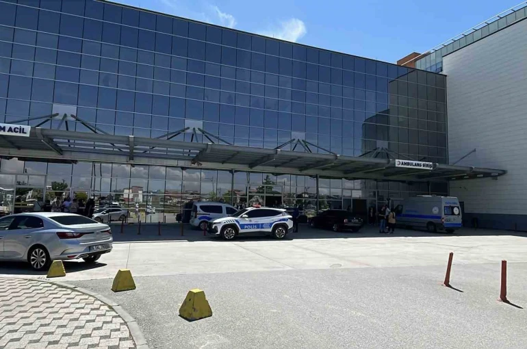 Boşanma aşamasındaki kocasının ağır yaraladığı kadın kurtarılamadı