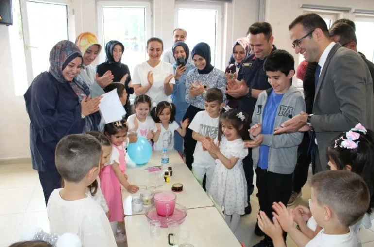 Boyabat’ta miniklerden bilim şöleni