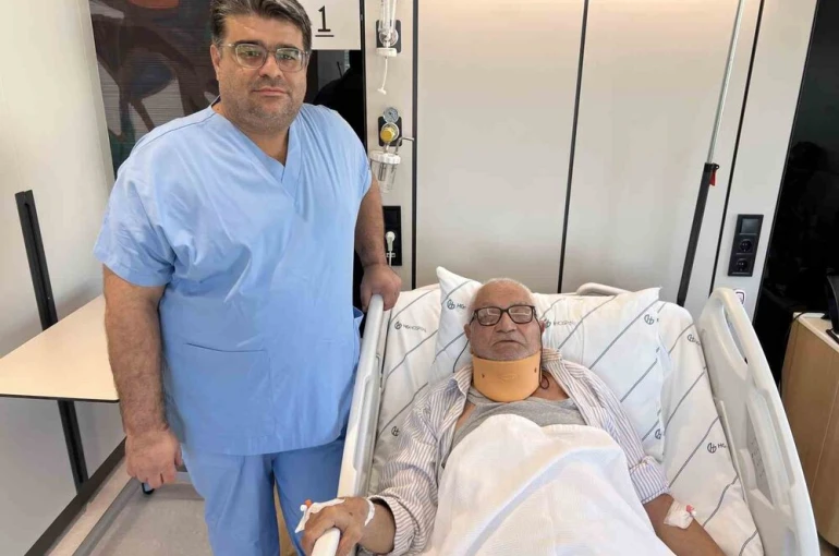 Boyun omuriliğindeki daralma ameliyatı: Yaşlı hasta yeni teknikle ertesi gün sağlığına kavuştu