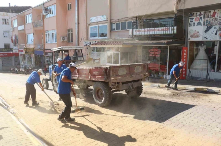Bozdoğan’da doğalgaz çalışması sonrası yollarda temizlik çalışması