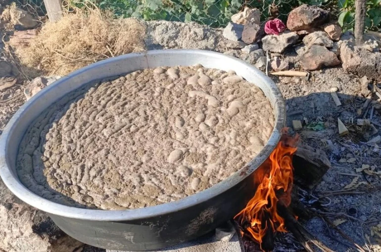Bozkır’da geleneksel pekmez yapımı sabır ve emek gerektiriyor