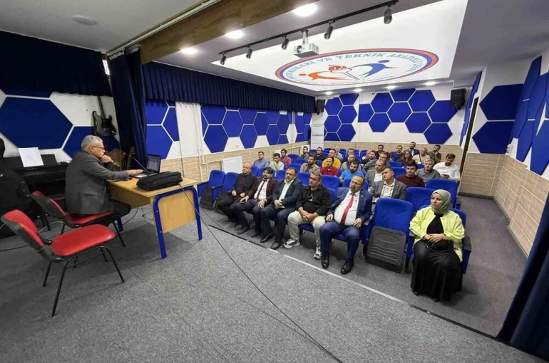 Bozkır’da öğretmenlere bilgilendirme toplantısı 