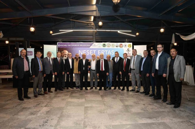 "Bozkırın Tezenesi" ölümün 13. yılında türkülerle anıldı