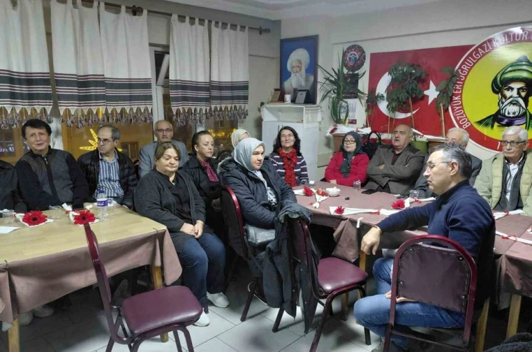 Bozüyük Ertuğrulgazi Derneğinde Öğretmen Günü programı düzenlendi