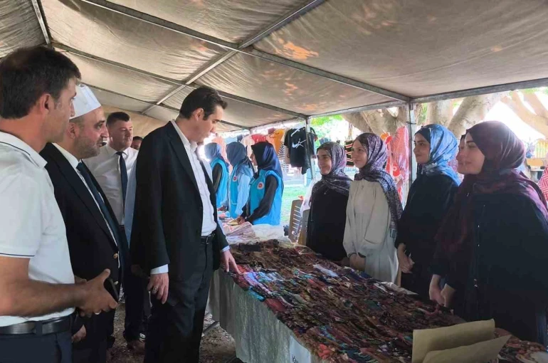 Bozyazı’da Kur’an Kursu öğrencileri için hayır çarşısı açıldı