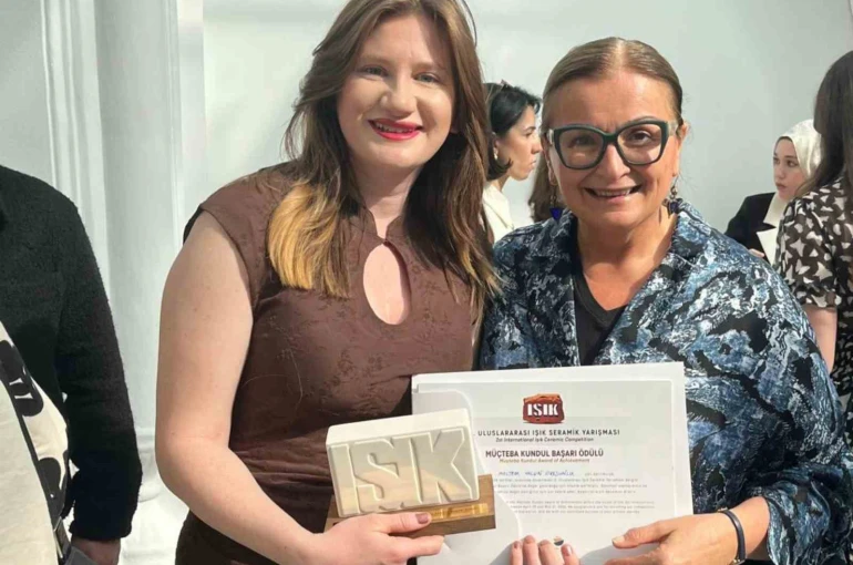 BŞEÜ öğrencisine uluslararası seramik yarışmasında ödül