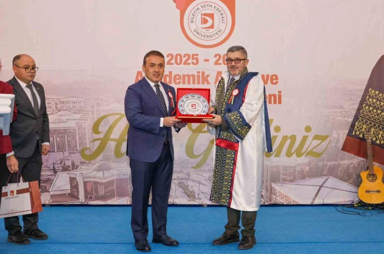 BŞEÜ’de Akademik Yıl Açılışı ve Cübbe Giyme Töreni düzenlendi