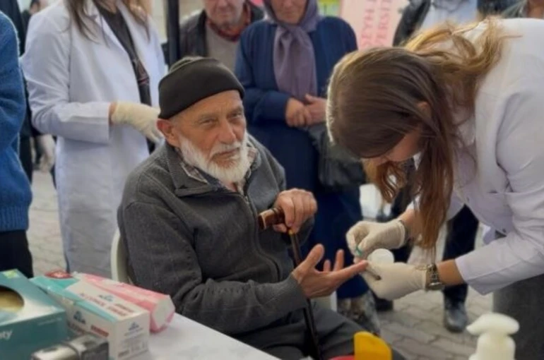 BŞEÜ’den Pelitözü halkına diyabet etkinliği