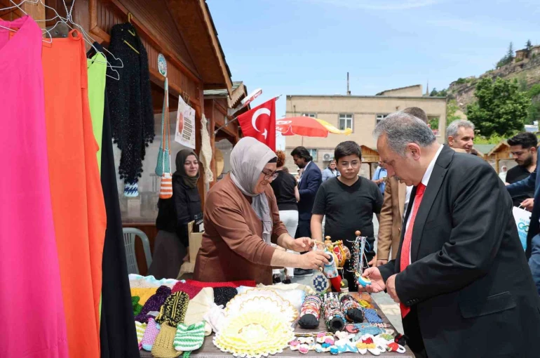 Bu Pazar, Talas’ın ikinci Maharetli Eller’i