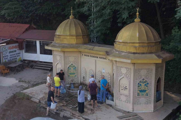 Bu su için şehir dışından geliyorlar