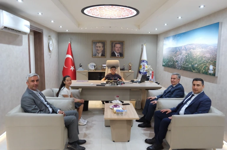 Buharkent’te başkanlık koltuğu değişti