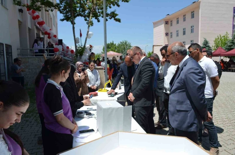 Bulanık’ta yıl sonu etkinliği büyük ilgi gördü