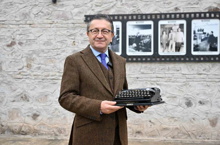 Bülent Ecevit’in 70 yıllık daktilosu, Ulucanlar Cezaevi Müzesi’nde