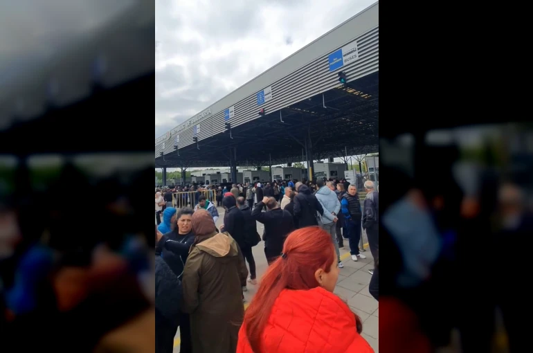 Bulgaristan sınırında EES yoğunluğu: Bekleme süresi 10 saati aştı