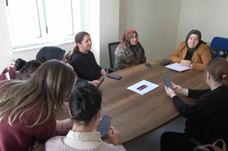 Burdur Aile Akademisi’nde aile içi iletişim ve şiddetle mücadele eğitimleri aralıksız sürüyor 