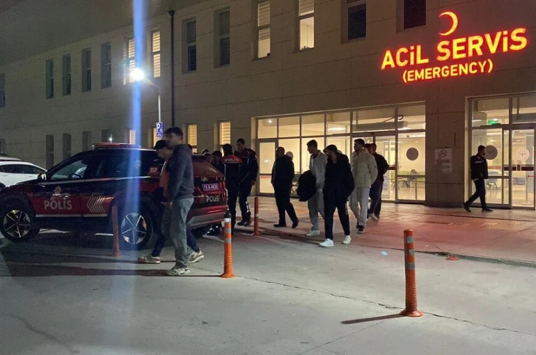 Burdur'da yaklaşık 50 öğrenci zehirlenme şüphesiyle hastanelik oldu