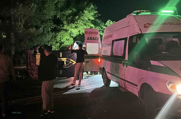 Burdur’da 4 kişinin öldüğü kazada cenazeler teslim edildi