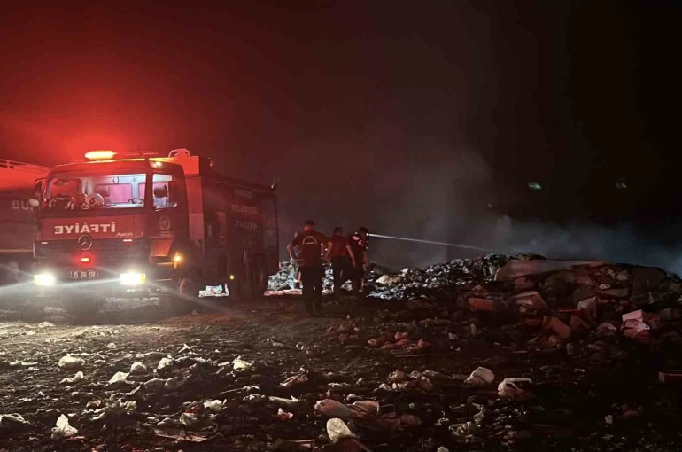 Burdur’da çöp depolama alanında yangın