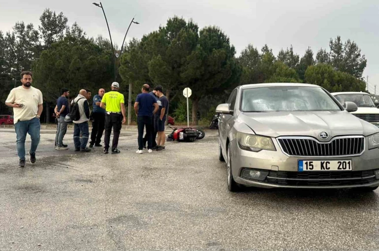Burdur’da motosiklet ile otomobil çarpıştı: 1 yaralı