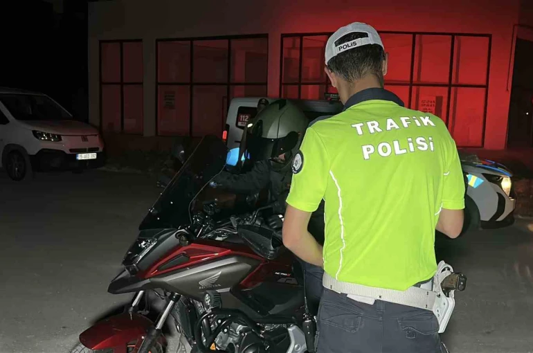 Burdur’da polis ekiplerinden sıkı denetim