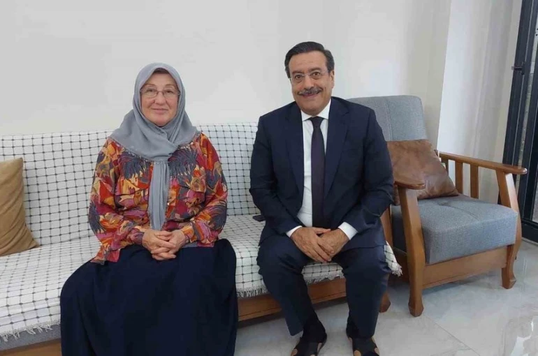 Burhaniye Kaymakamı Atilla, şehit ailesini ziyaret etti