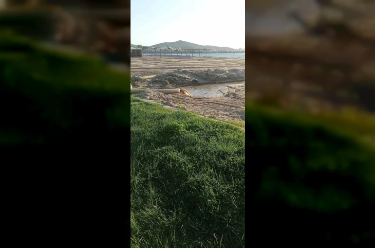 Burhaniye’de denize akan pis sular tepkiye neden oldu