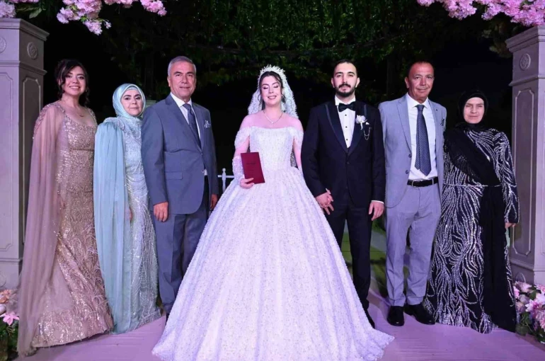 Burhaniye’de Emniyet Müdürünün mutlu günü