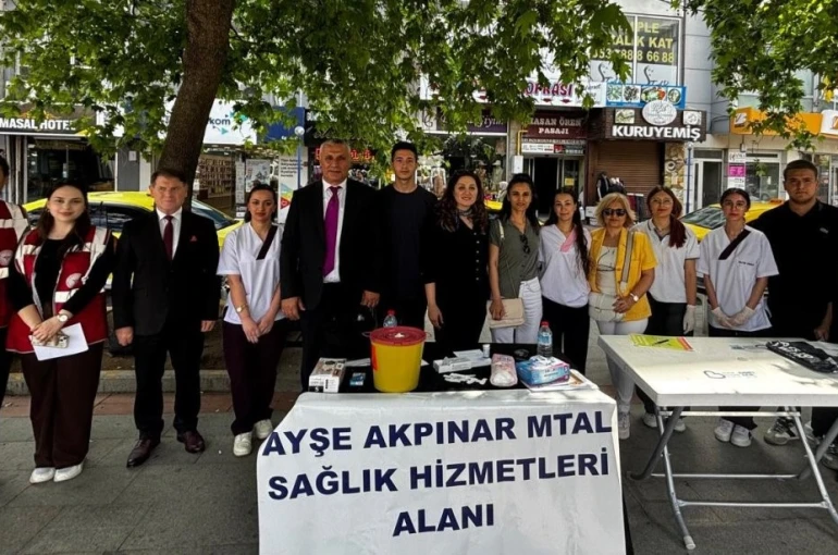 Burhaniye’de genç sağlıkçılar mesleklerini tanıttılar