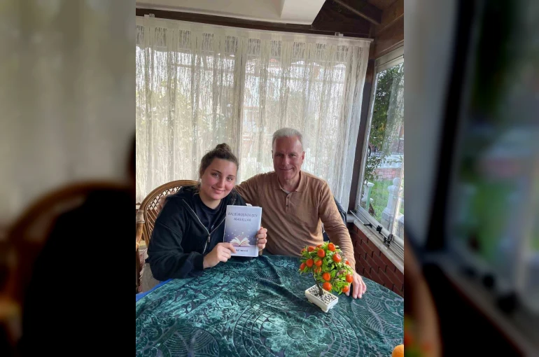 Burhaniye’de üniversiteli Melike’nin ilk kitabı çıktı