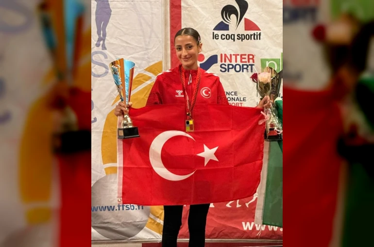 Bursa Büyükşehir Belediyesporlu Nazmiye Ak dünya üçüncüsü