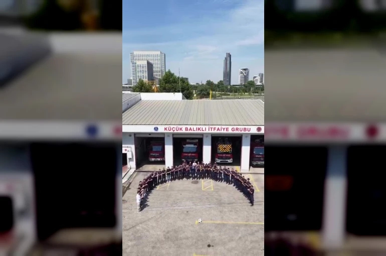 Bursa itfaiyesi’nden milli takımımıza anlamlı destek
