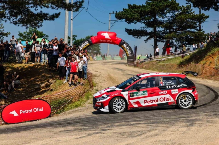 Bursa Rallisi’ni Kerem Kazaz kazandı