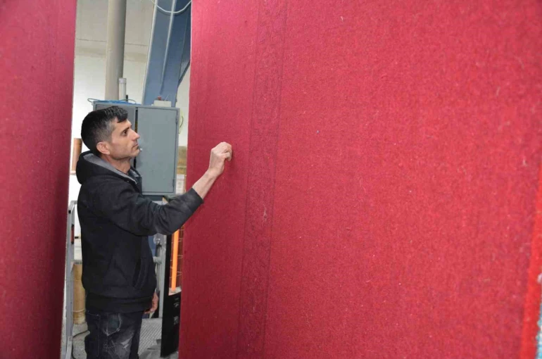 Bursa Ulu Cami’nin halıları Demirci’de dokunuyor