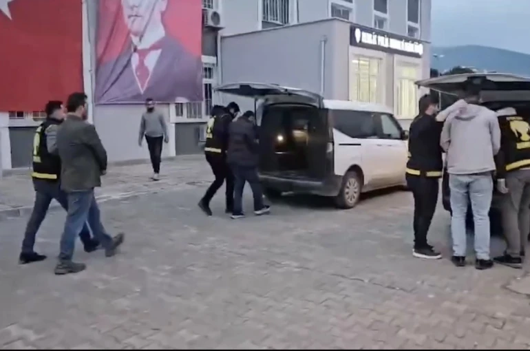 Bursa’da 3 kişinin yaralandığı çatışmanın failleri yakalandı