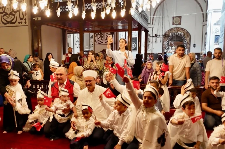 Bursa’da 530 yıllık sünnet geleneği yaşatıldı