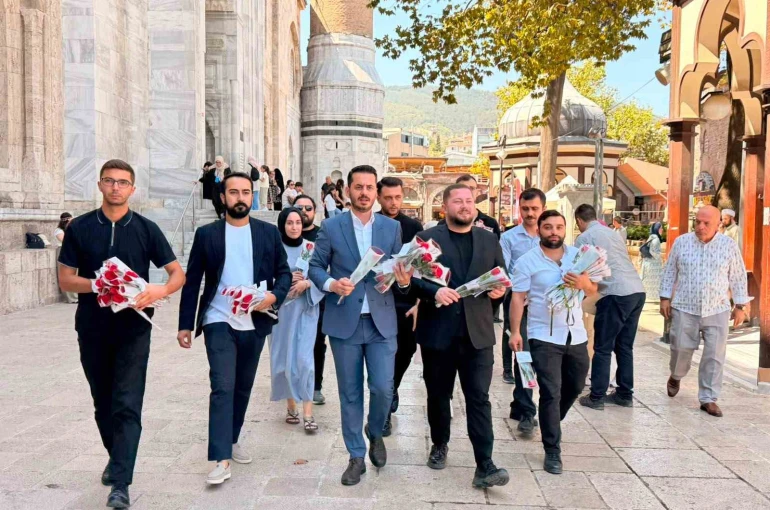 Bursa’da Ak Partili gençlerden anlamlı program