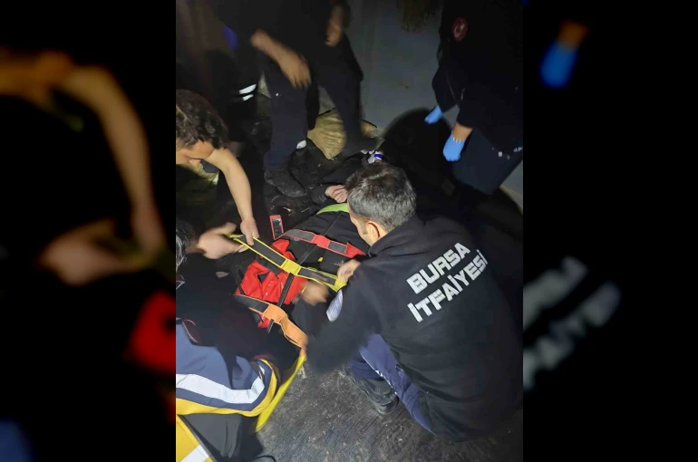 Bursa’da asansör boşluğuna düşen 17 yaşındaki genç ağır yaralandı