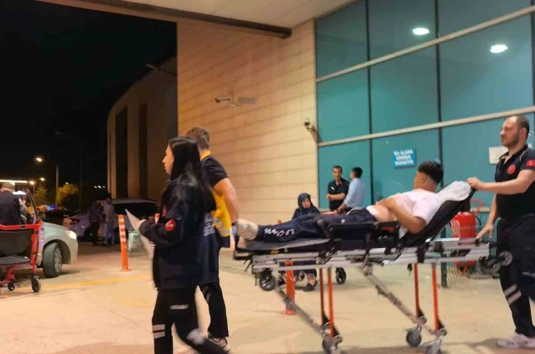 Bursa’da bıçaklı kavga: 1’i ağır 2 yaralı