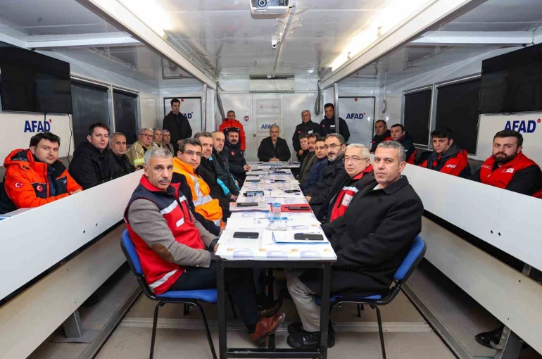 Bursa’da deprem tatbikatı gerçeğini aratmadı