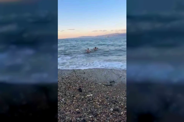 Bursa’da dondurucu soğukta deniz keyfi