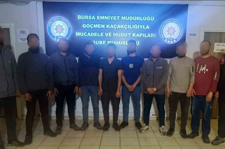 Bursa’da göçmen kaçakçılığına darbe
